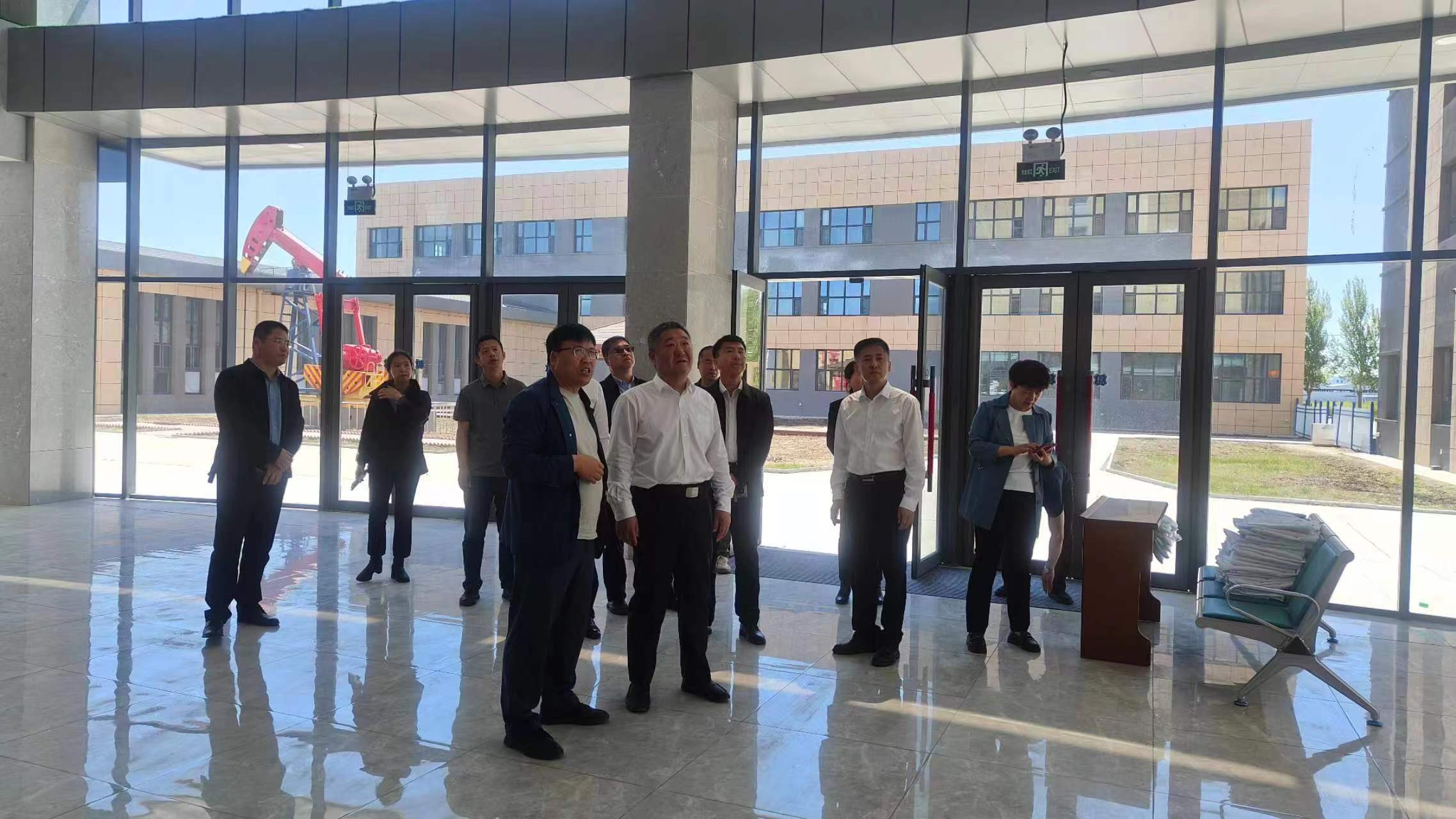 黑龙江省科学院的领导们莅临养可滋乳业参观考察！